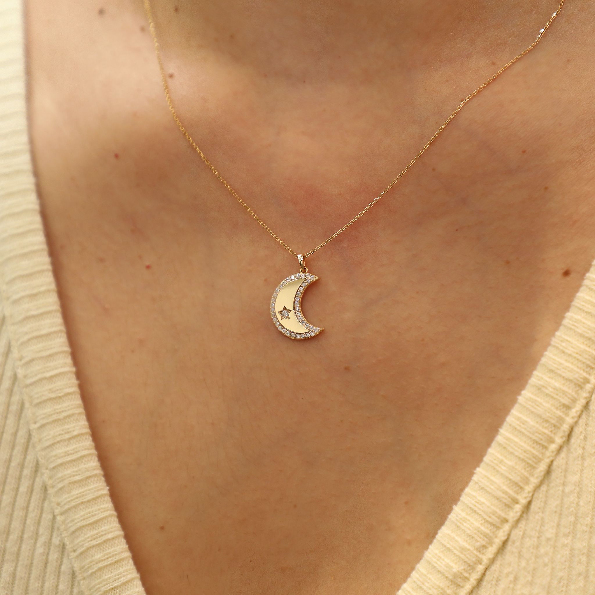 Taşlı Yıldız Detaylı Ay Kolye
