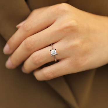 Pırlanta Kadın Tektaş Yüzük